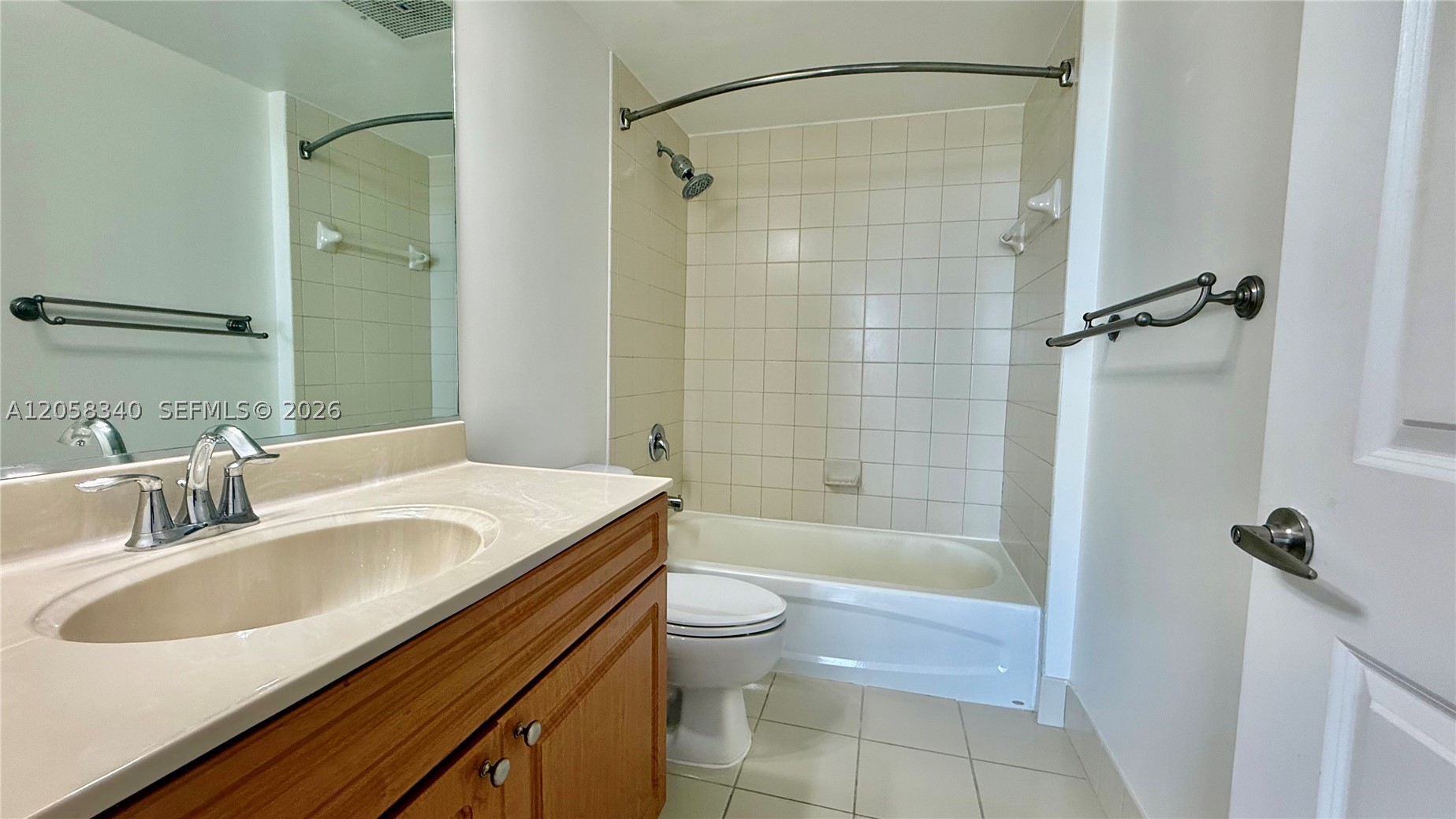 900 SW 8th St #1501, Miami FL 33130