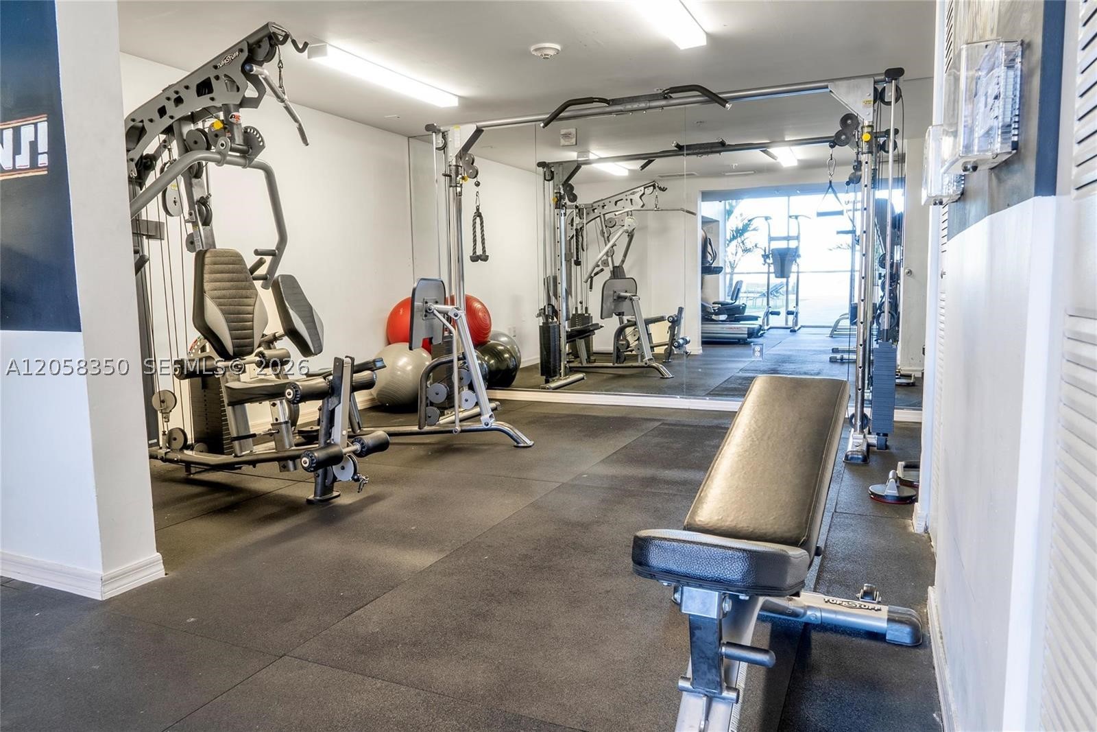 1 Glen Royal Pkwy #809, Miami FL 33125