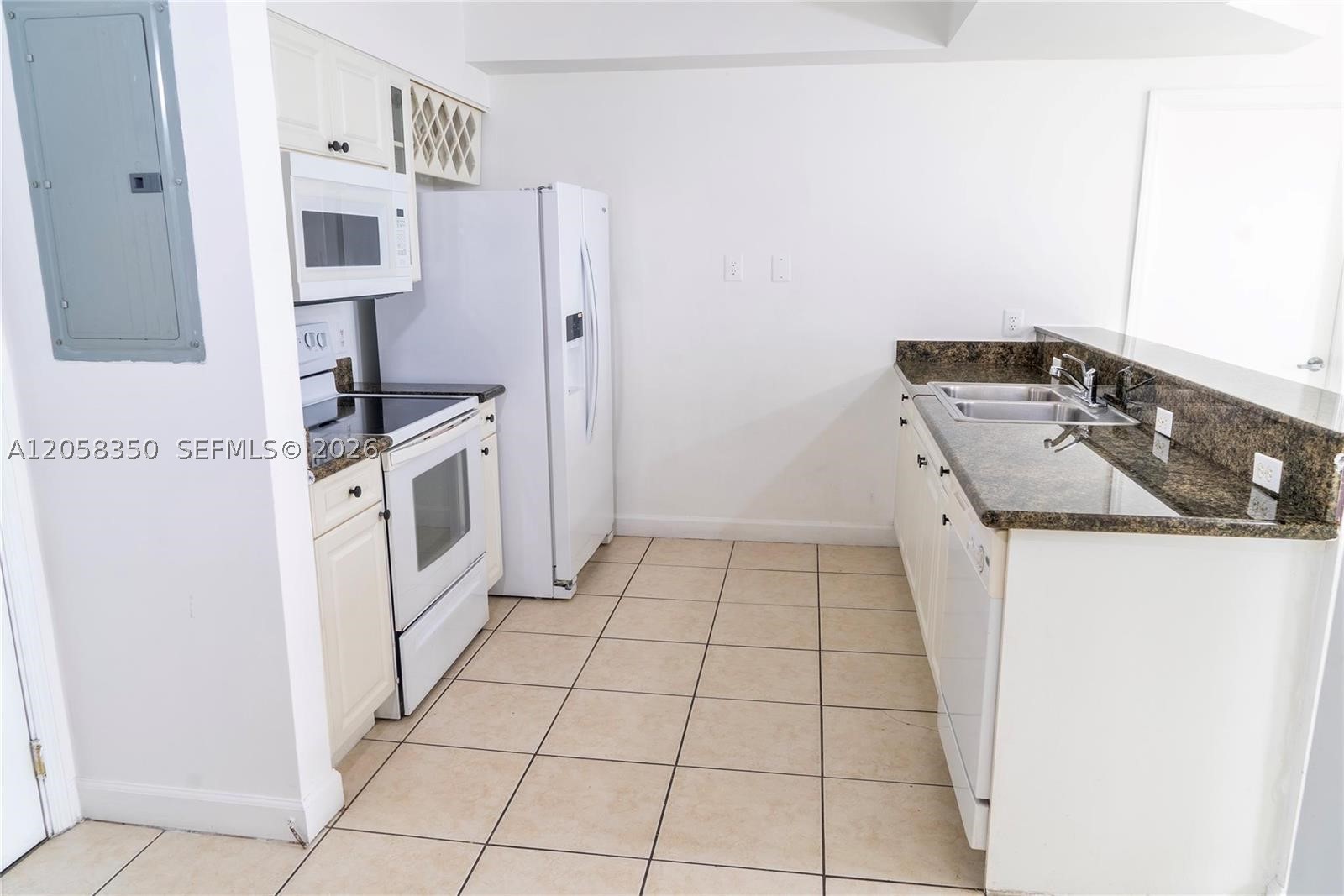 1 Glen Royal Pkwy #809, Miami FL 33125