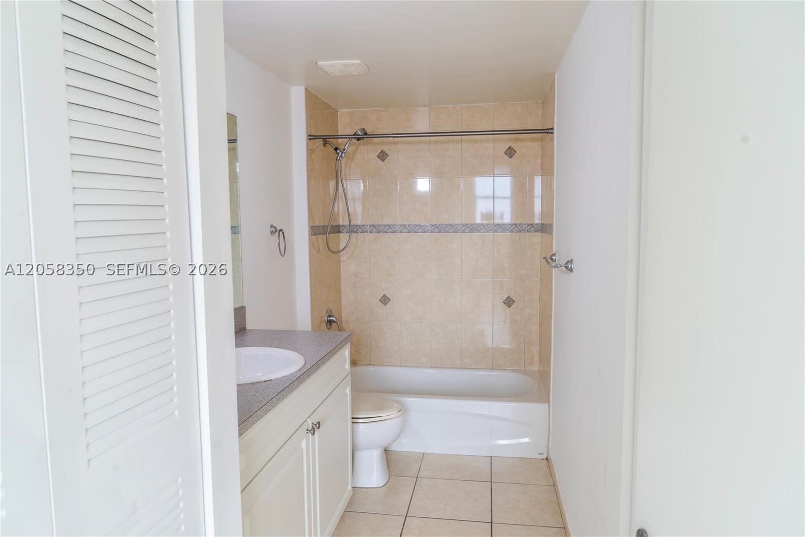 1 Glen Royal Pkwy #809, Miami FL 33125