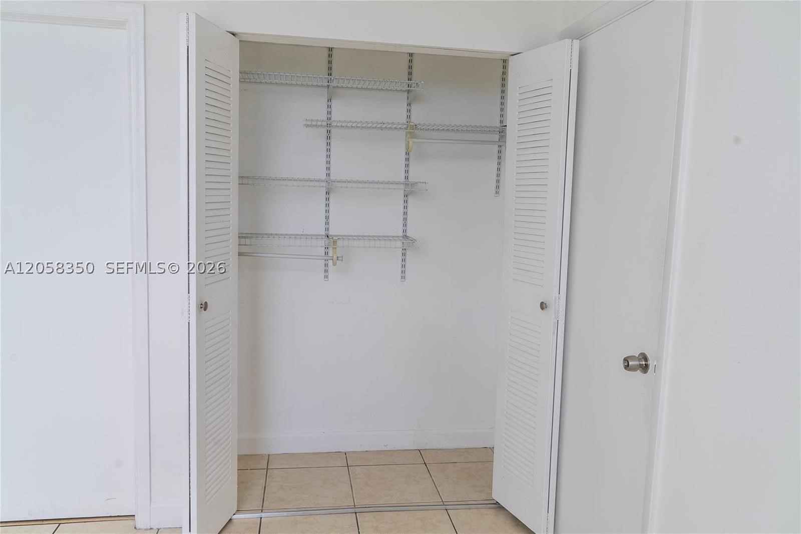 1 Glen Royal Pkwy #809, Miami FL 33125
