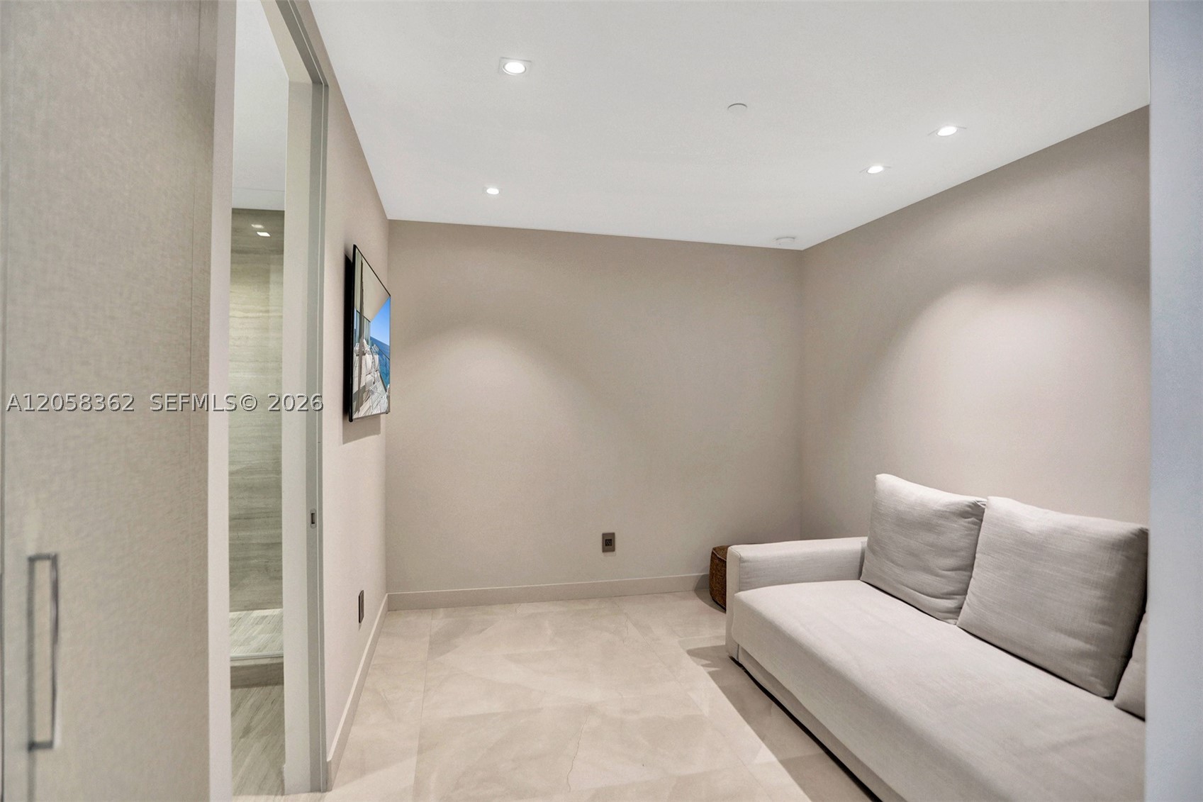 18975 COLLINS AVE #2001, Sunny Isles Beach FL 33160
