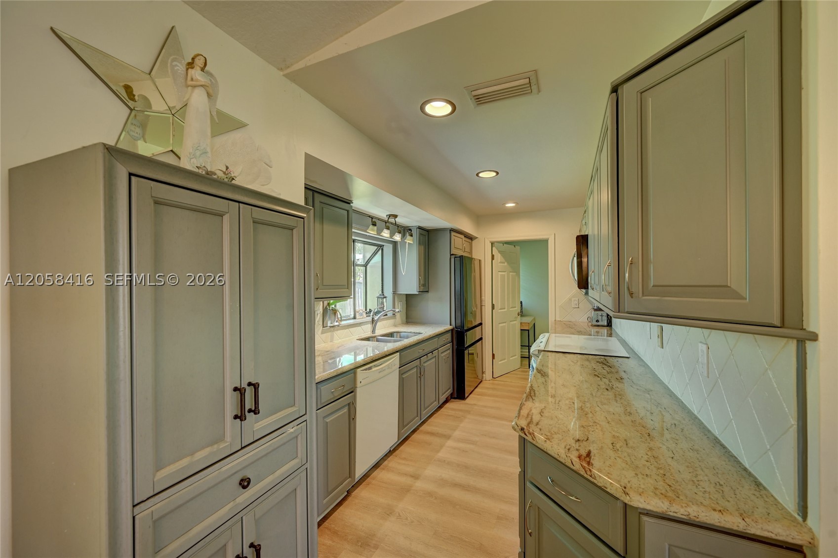2523 Wabash Dr #0, North Palm Beach FL 33410