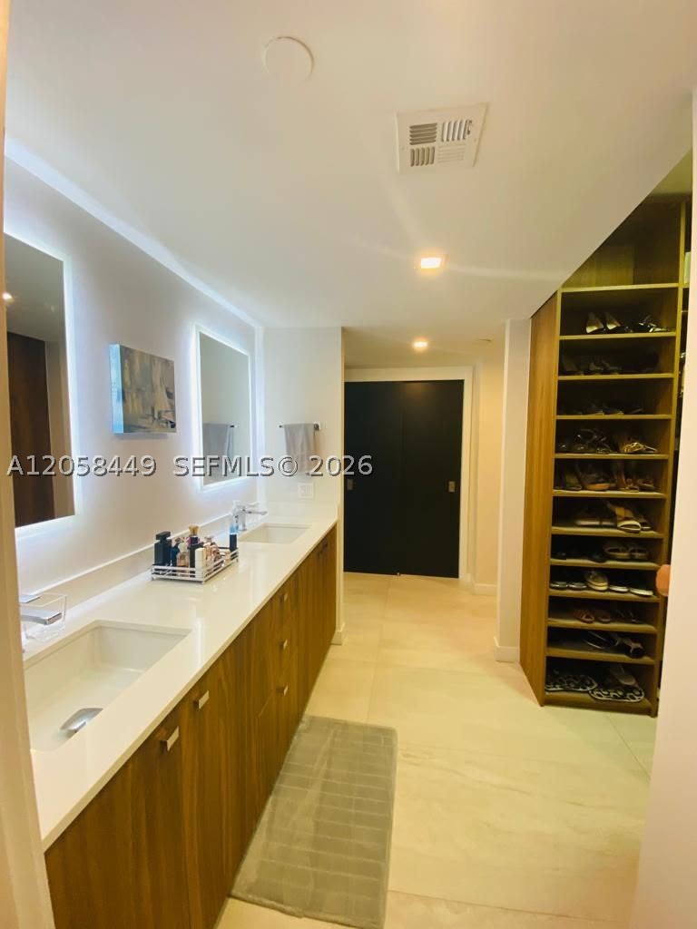1541 Brickell Ave #A-1902, Miami FL 33129