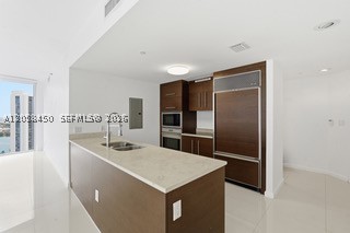 465 Brickell Ave #3202, Miami FL 33131