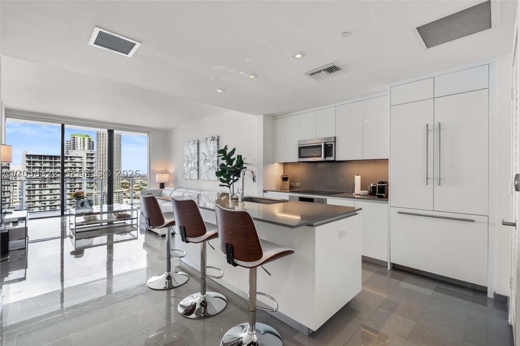 68 SE 6th St #2306, Miami FL 33131