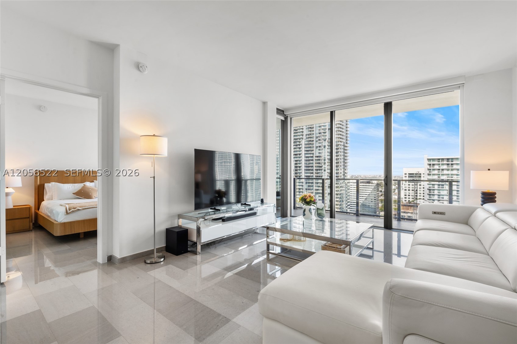 68 SE 6th St #2306, Miami FL 33131