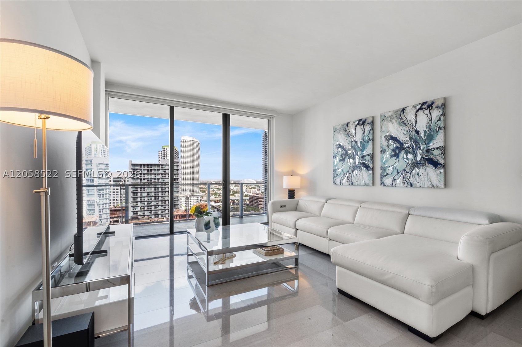 68 SE 6th St #2306, Miami FL 33131
