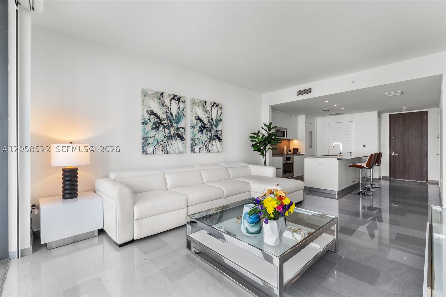 68 SE 6th St #2306, Miami FL 33131