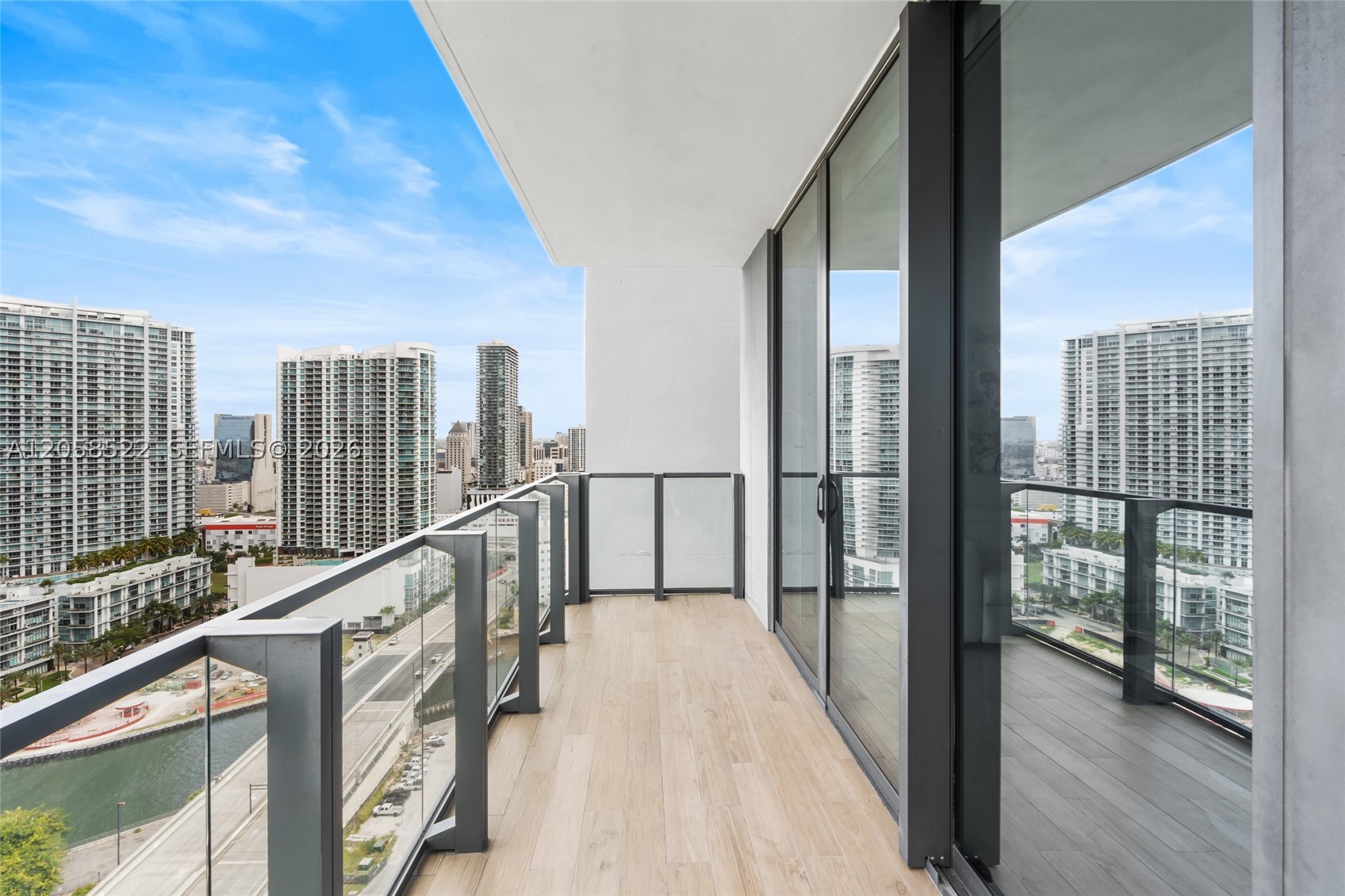 68 SE 6th St #2306, Miami FL 33131
