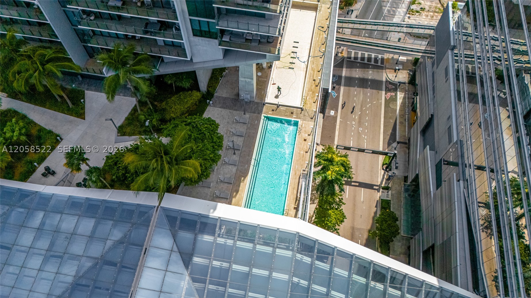 68 SE 6th St #2306, Miami FL 33131