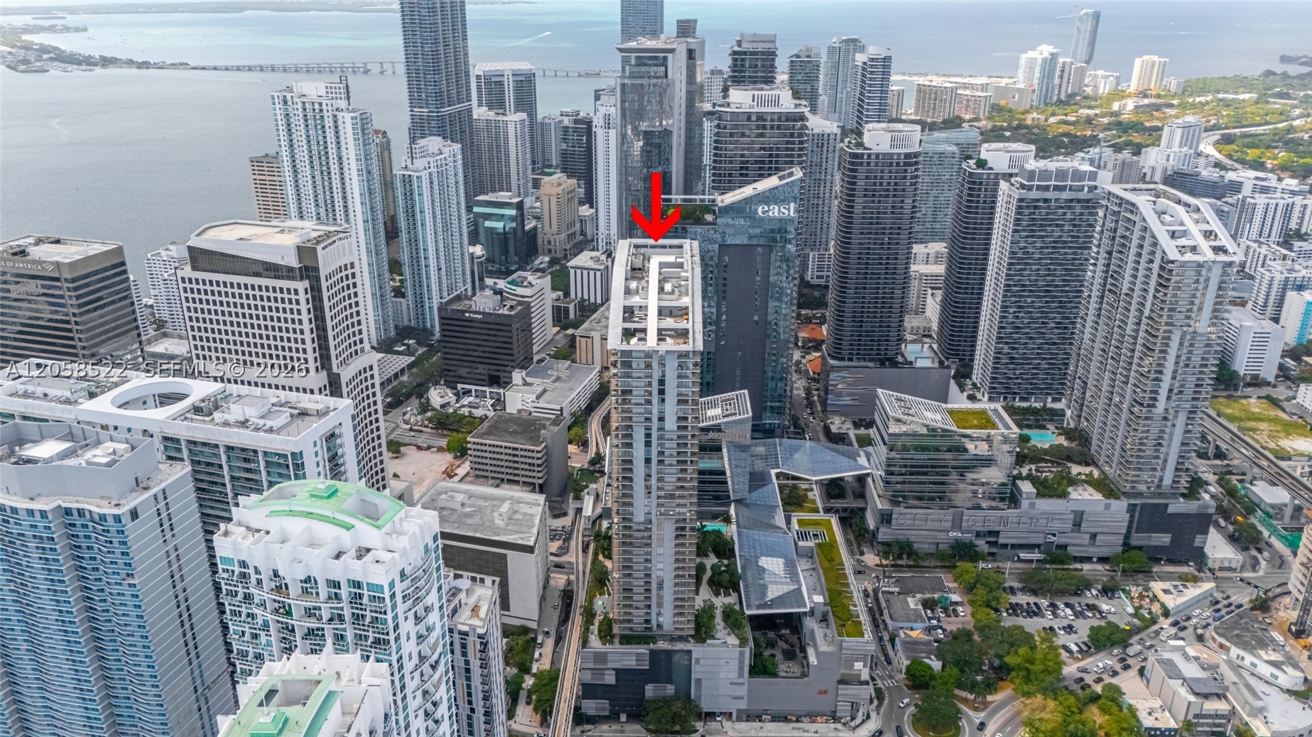 68 SE 6th St #2306, Miami FL 33131