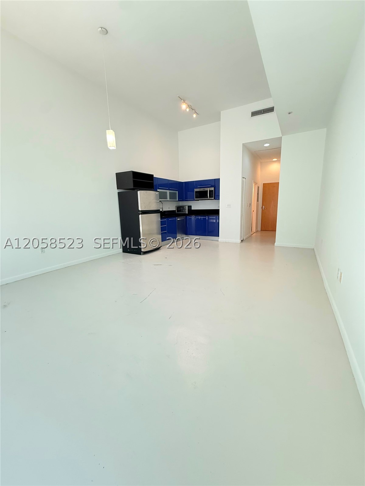 244 BISCAYNE BL #250, Miami FL 33132