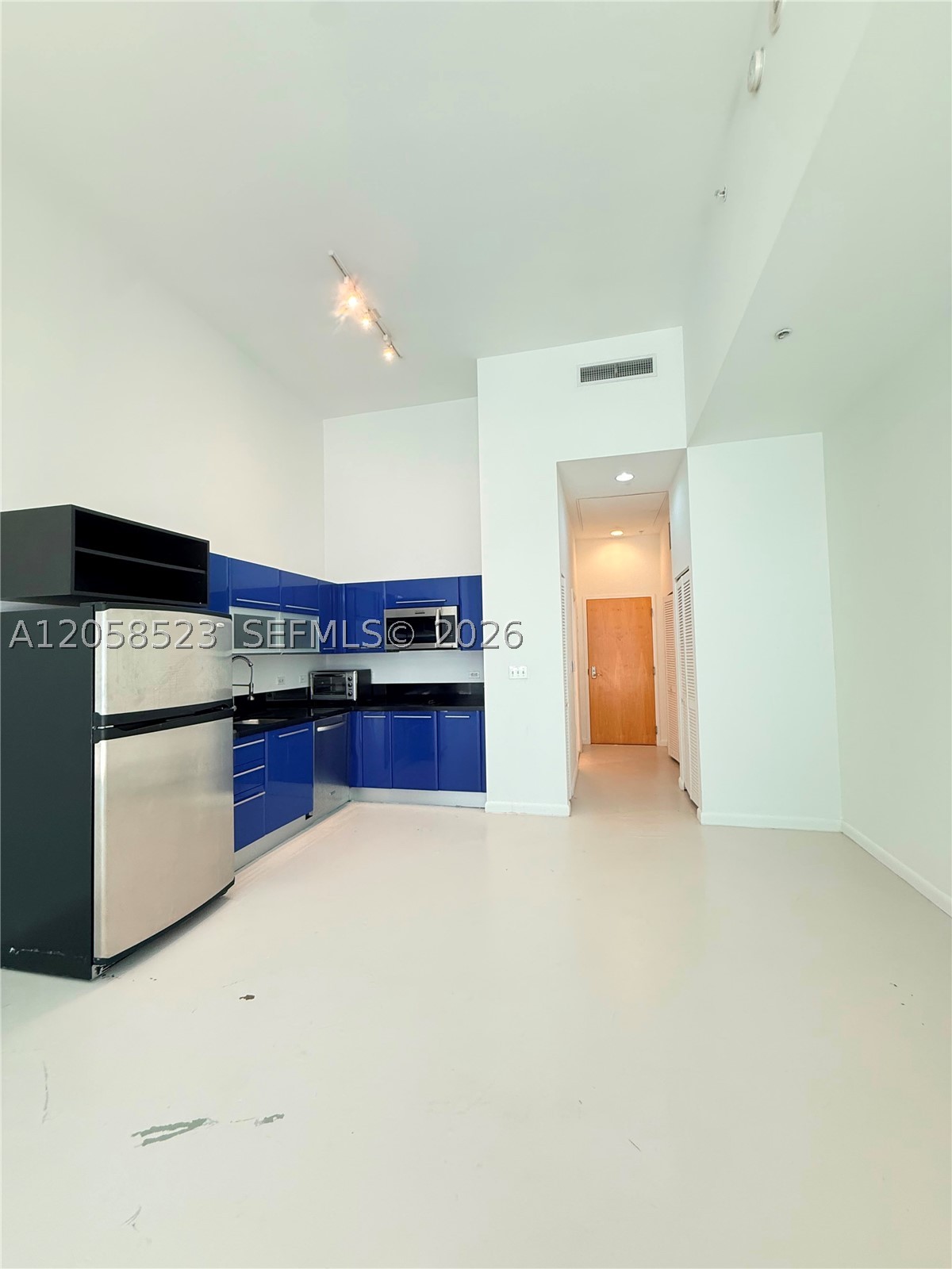 244 BISCAYNE BL #250, Miami FL 33132