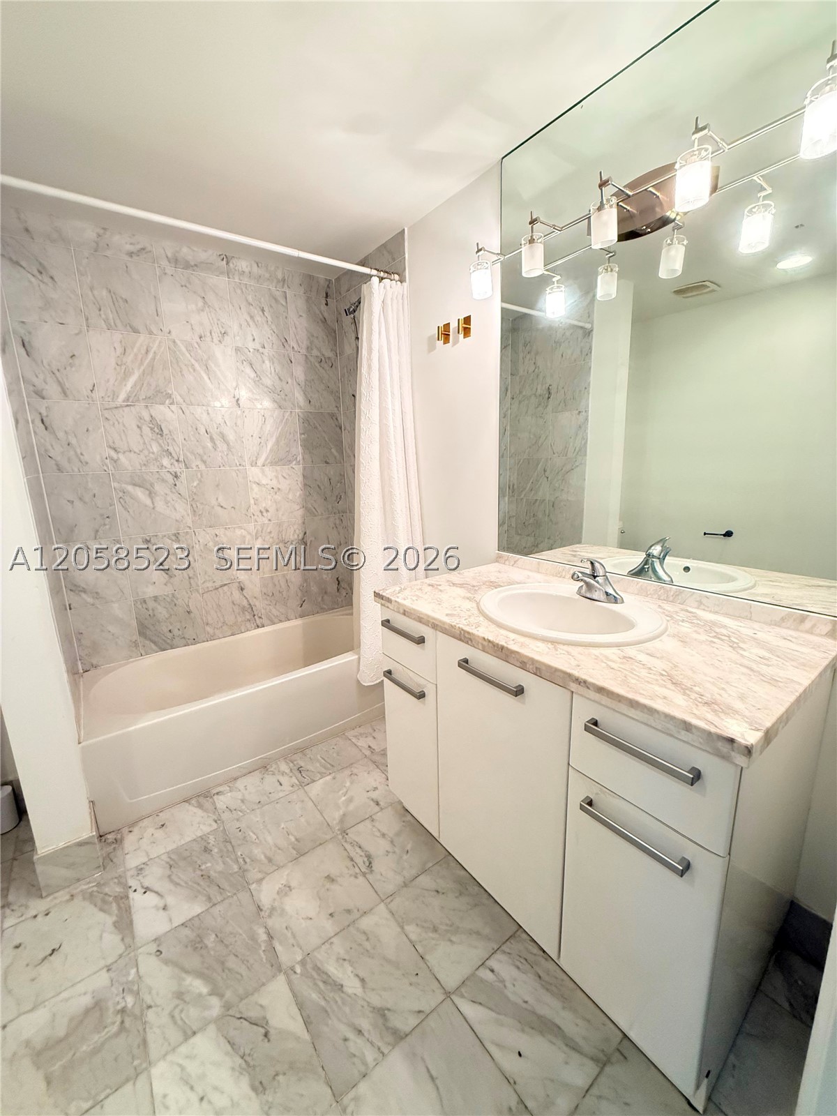 244 BISCAYNE BL #250, Miami FL 33132