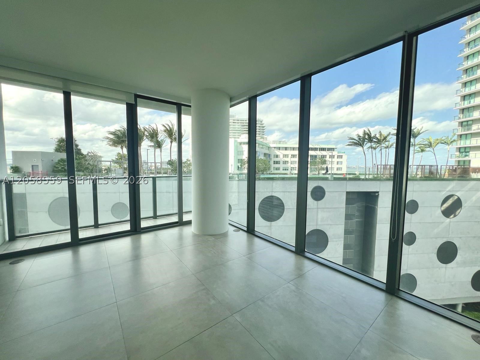 650 NE 32nd St #908, Miami FL 33137
