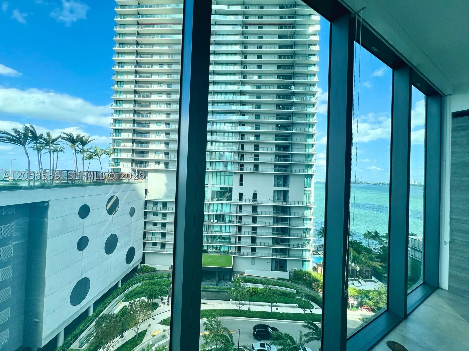 650 NE 32nd St #908, Miami FL 33137