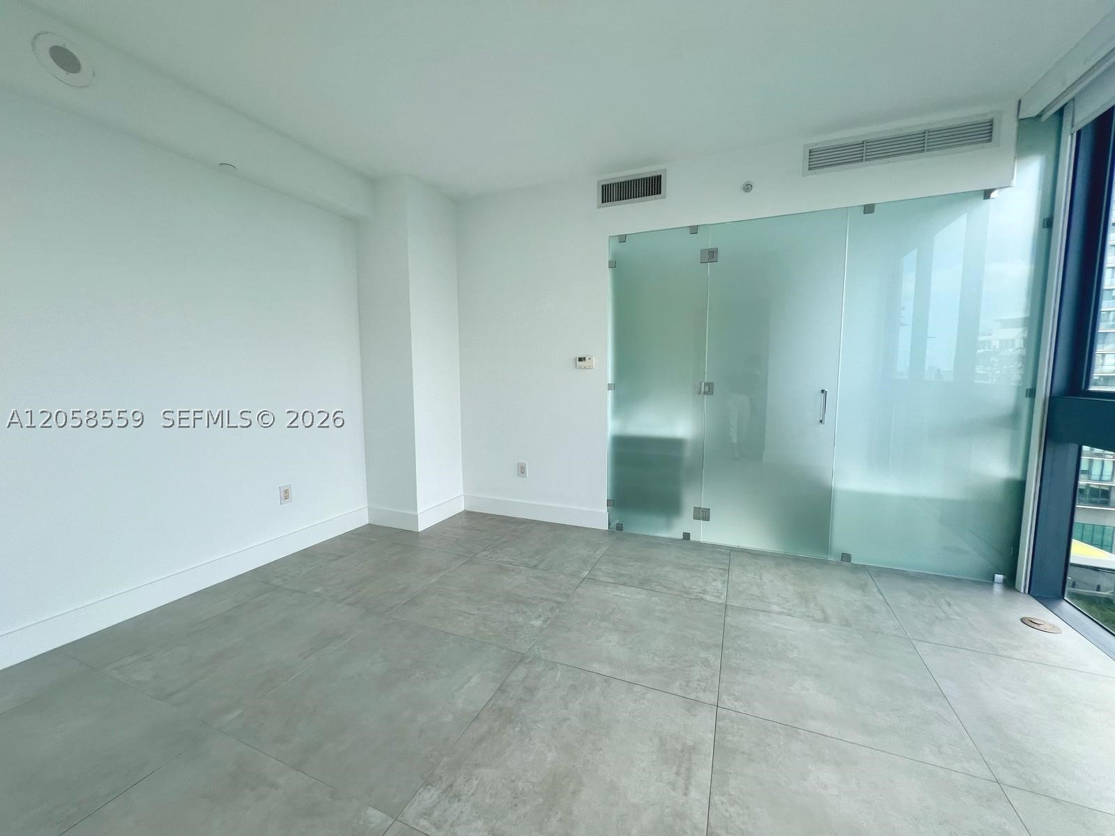 650 NE 32nd St #908, Miami FL 33137