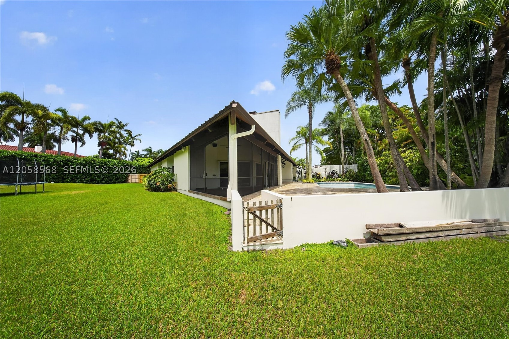 8925 SW 102nd Ter, Miami FL 33176