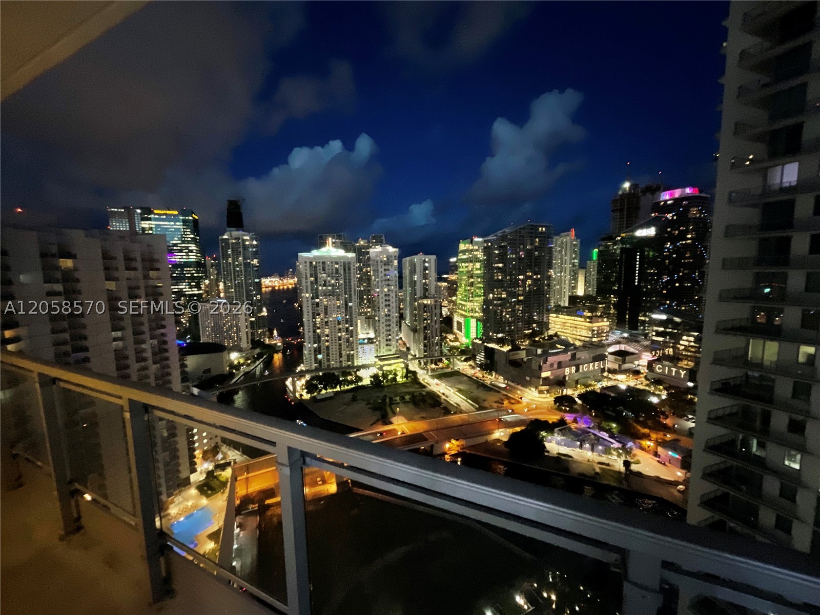 90 SW 3rd St #3910, Miami FL 33130