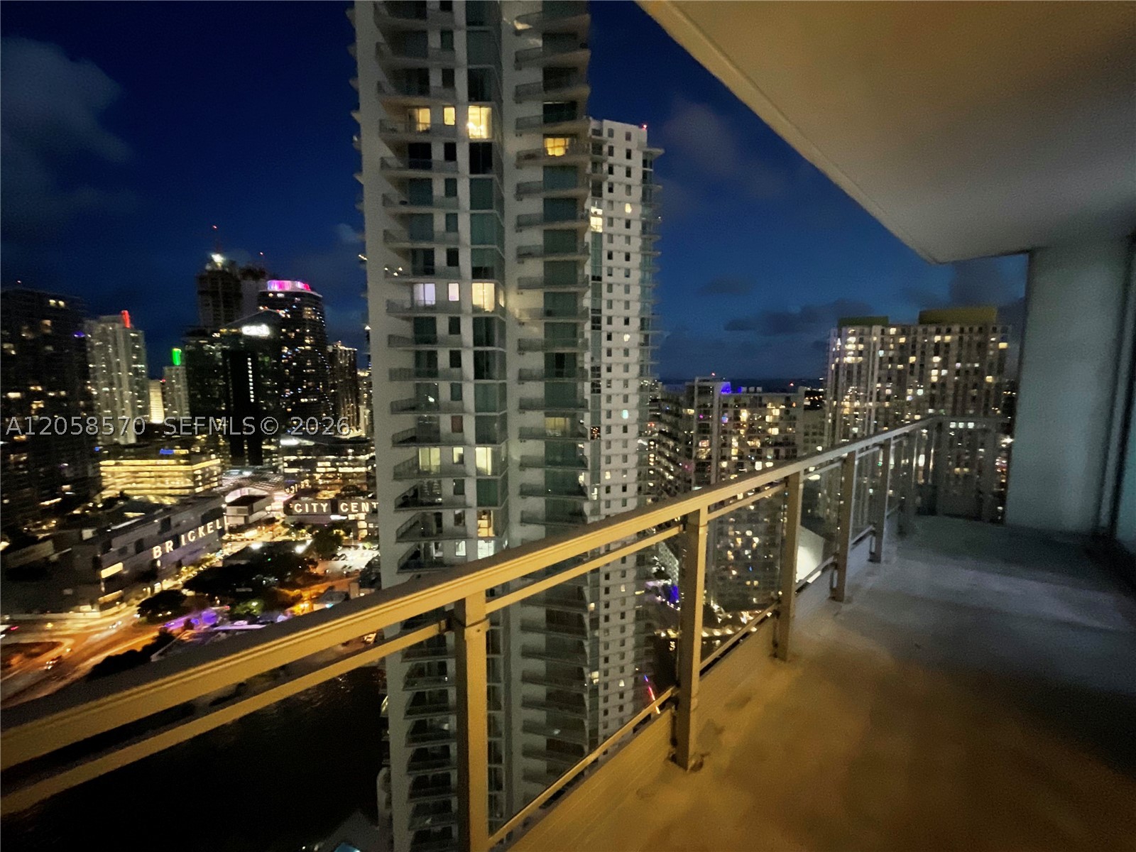 90 SW 3rd St #3910, Miami FL 33130