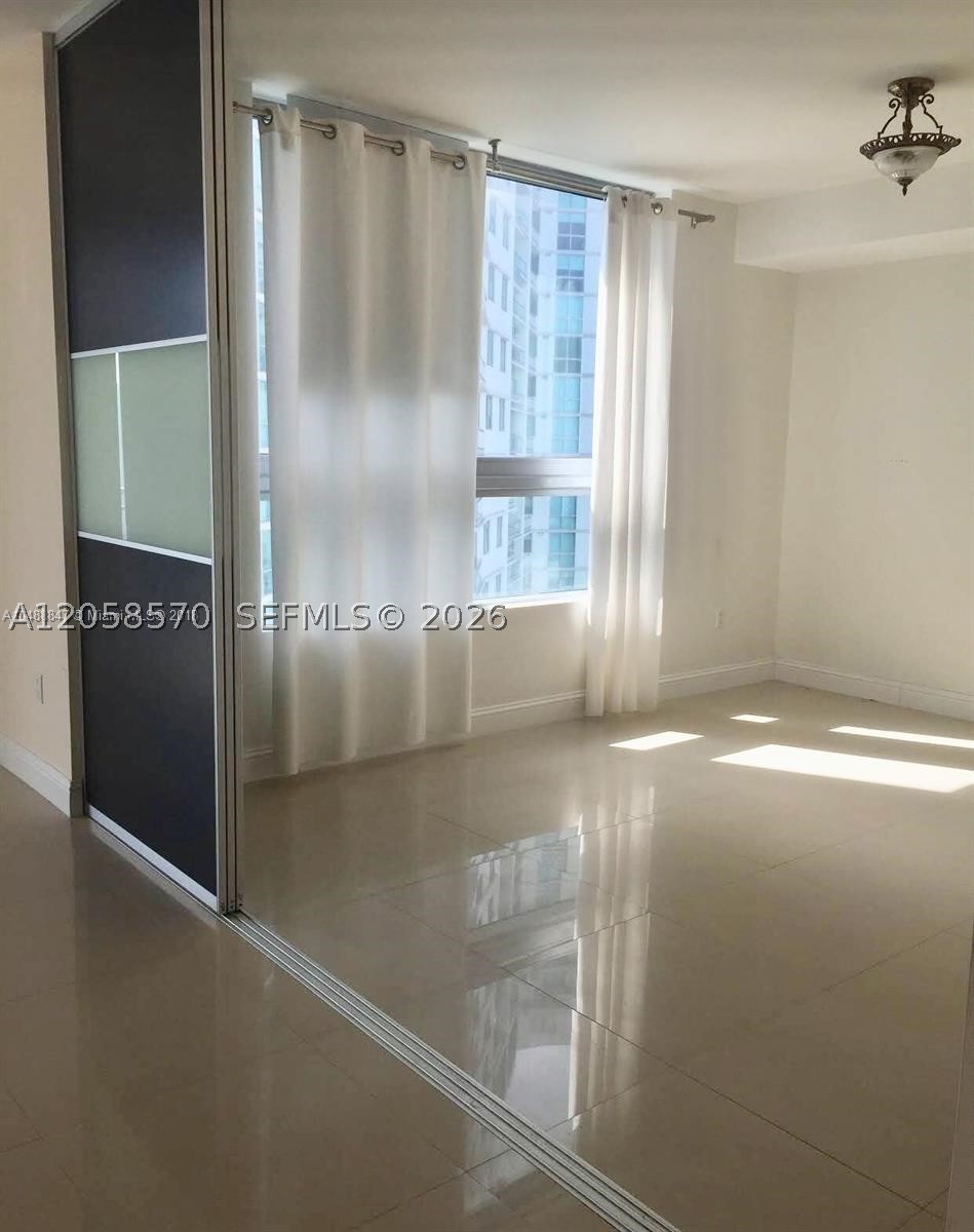 90 SW 3rd St #3910, Miami FL 33130