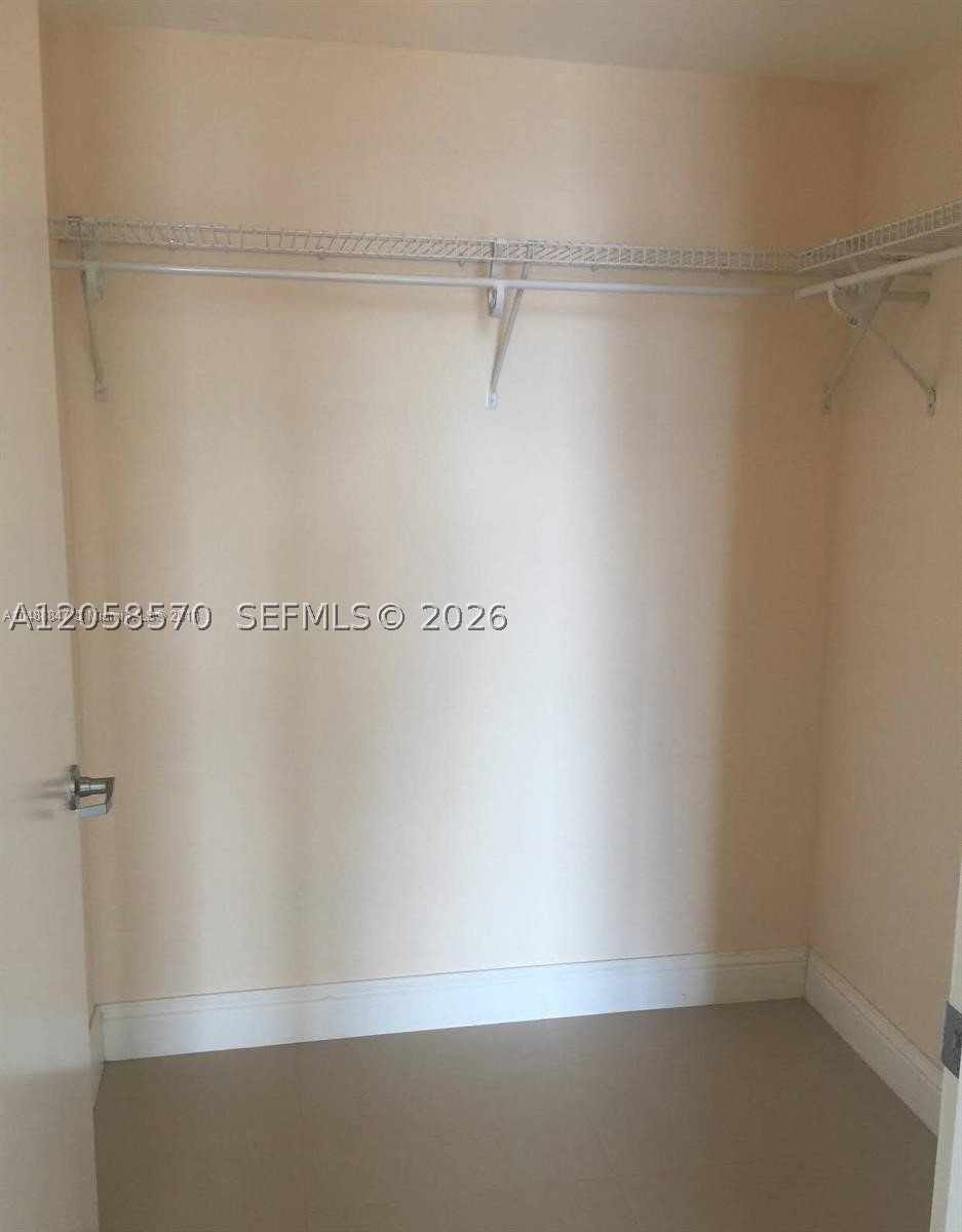90 SW 3rd St #3910, Miami FL 33130