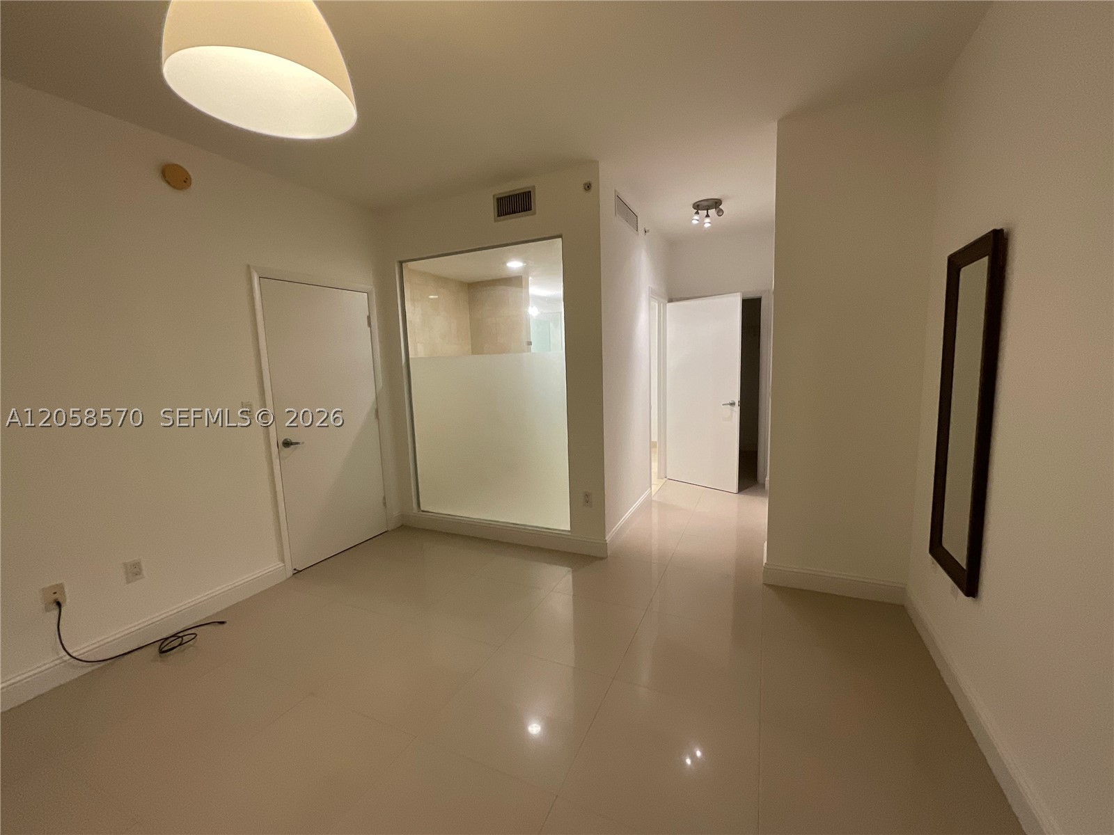 90 SW 3rd St #3910, Miami FL 33130