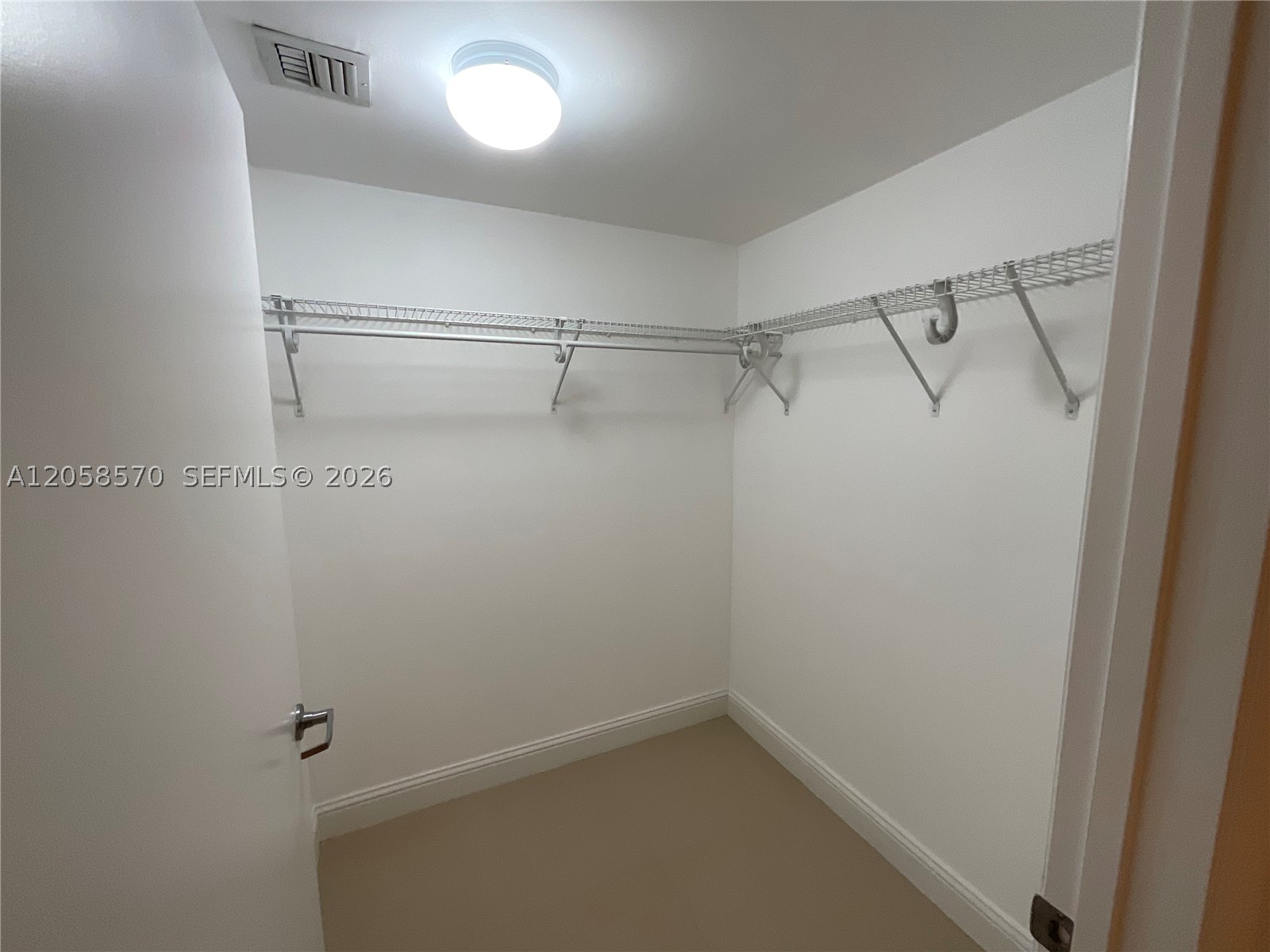 90 SW 3rd St #3910, Miami FL 33130