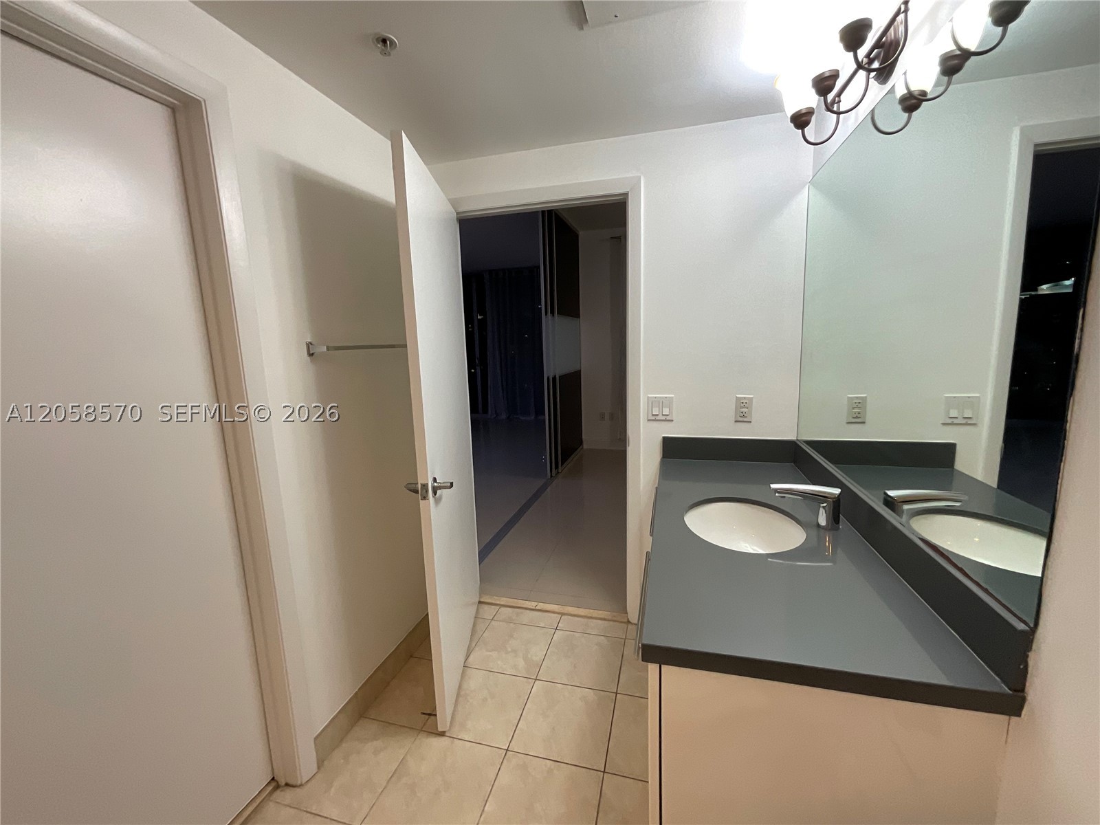 90 SW 3rd St #3910, Miami FL 33130