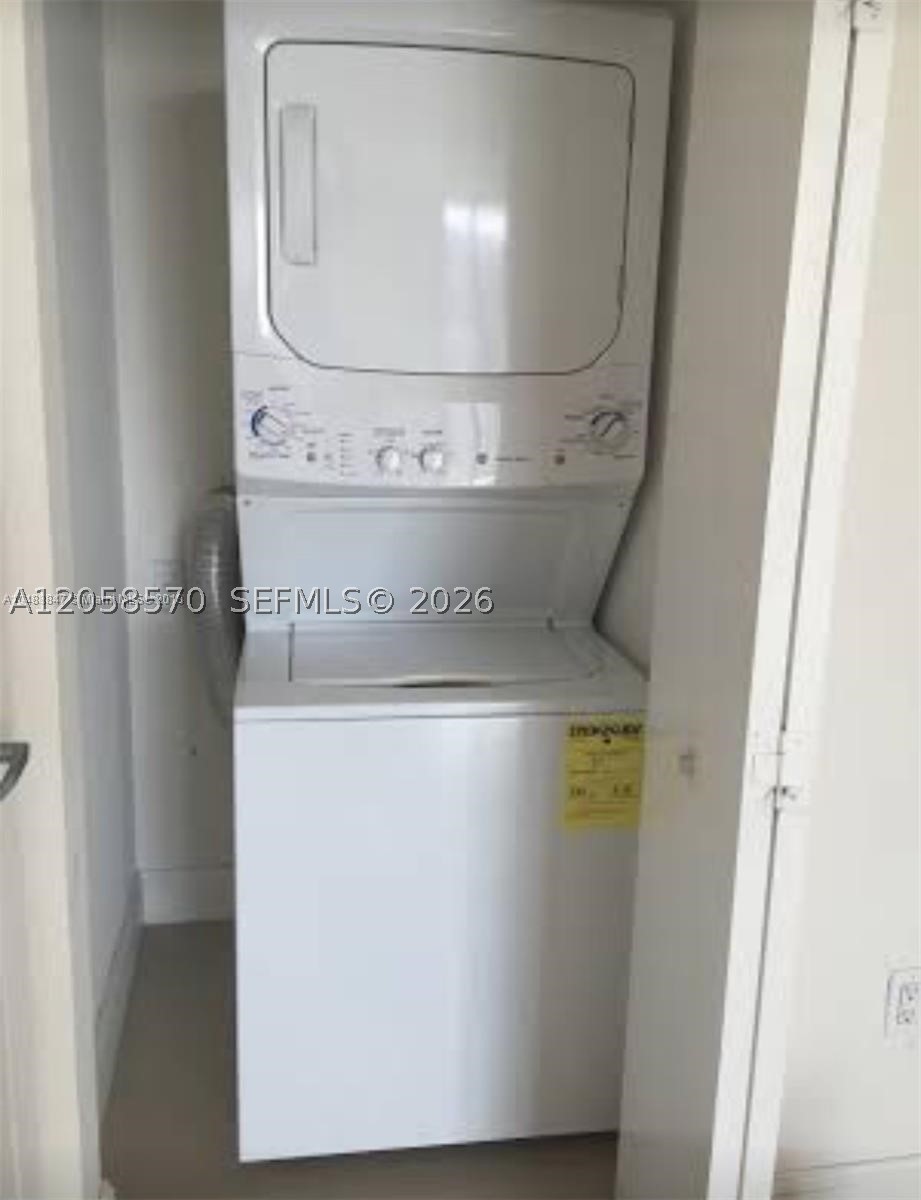 90 SW 3rd St #3910, Miami FL 33130