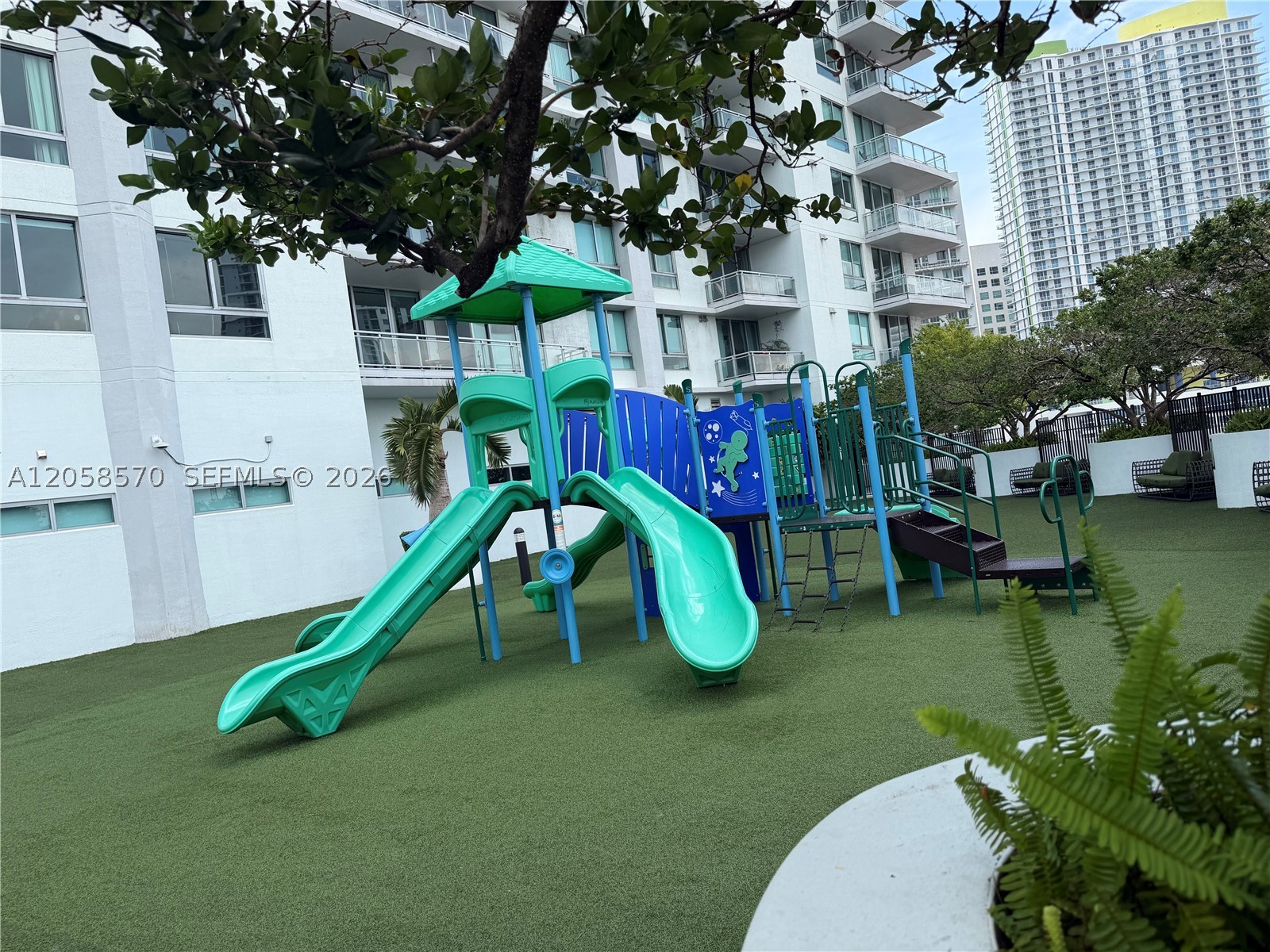 90 SW 3rd St #3910, Miami FL 33130