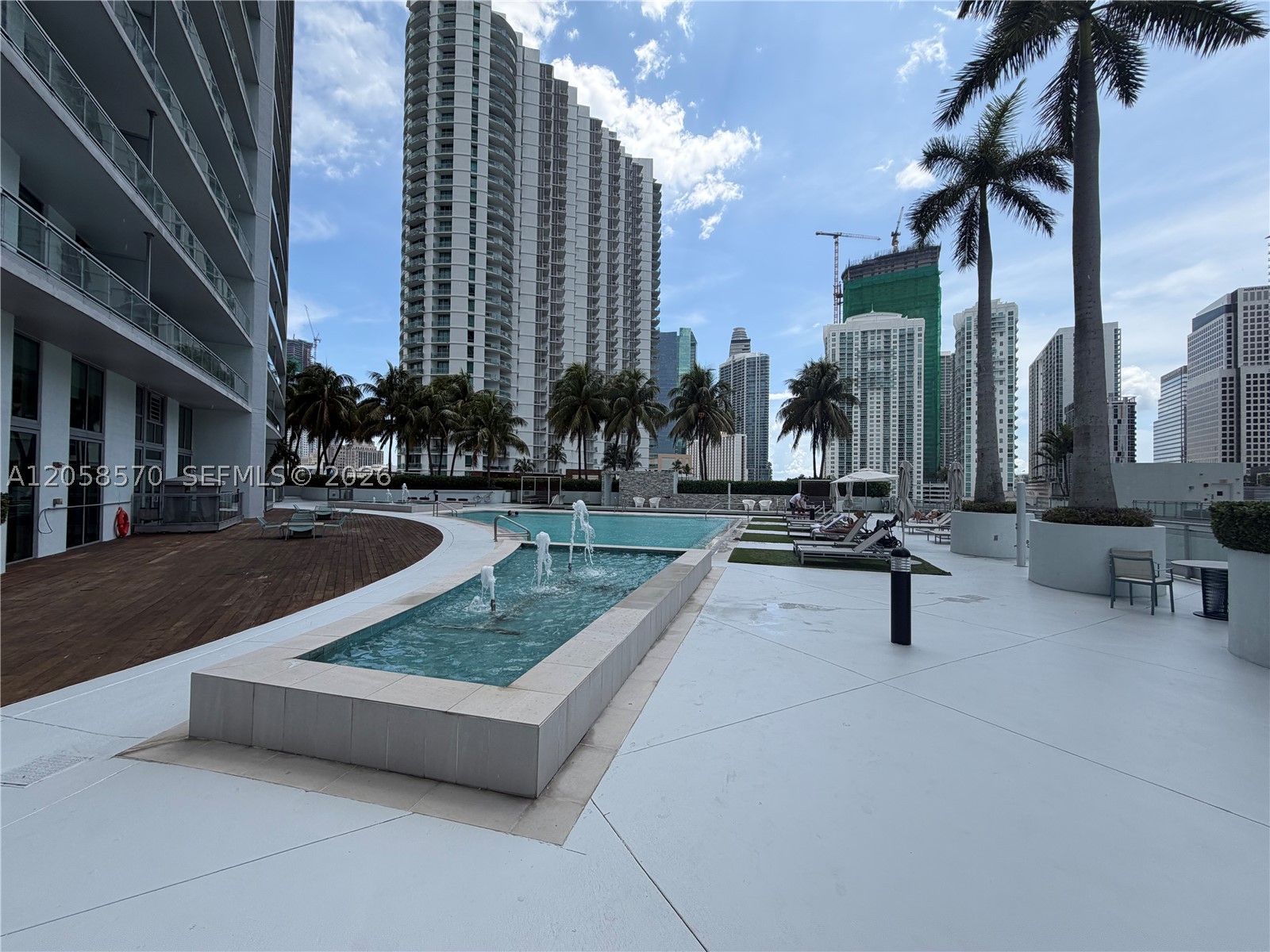 90 SW 3rd St #3910, Miami FL 33130