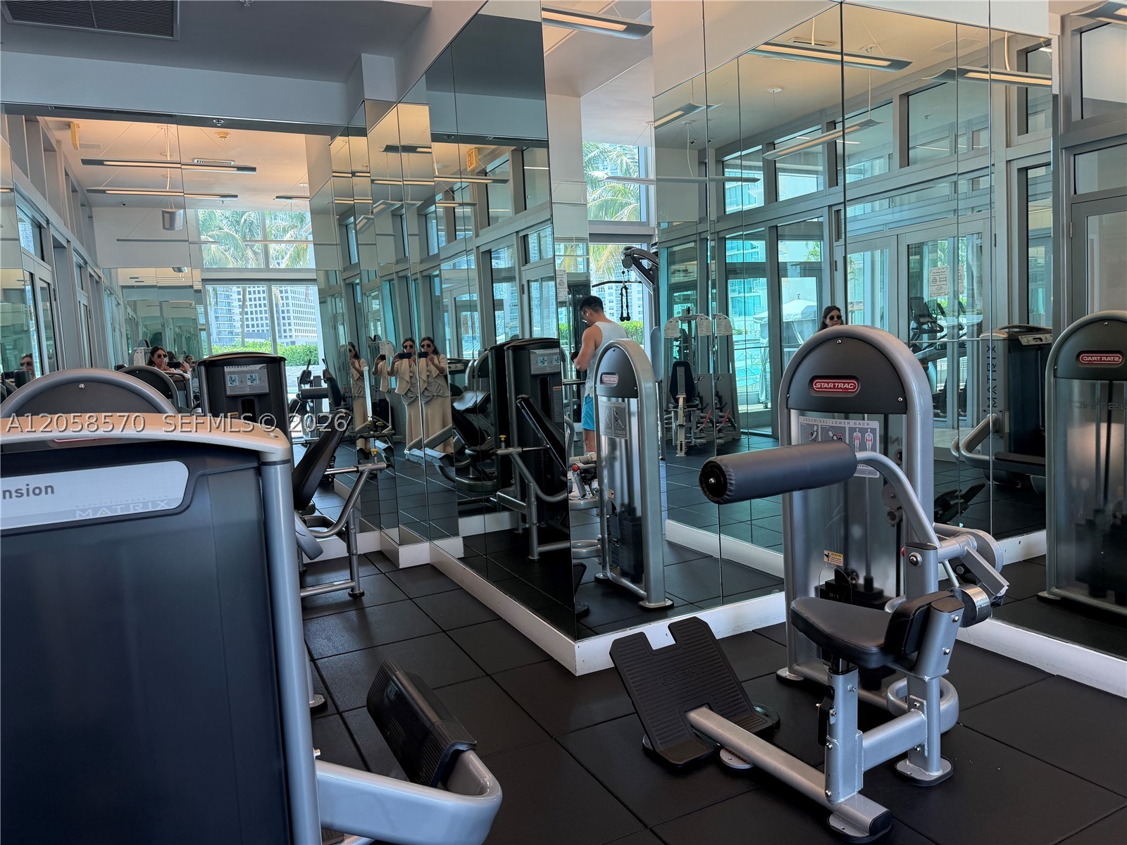 90 SW 3rd St #3910, Miami FL 33130