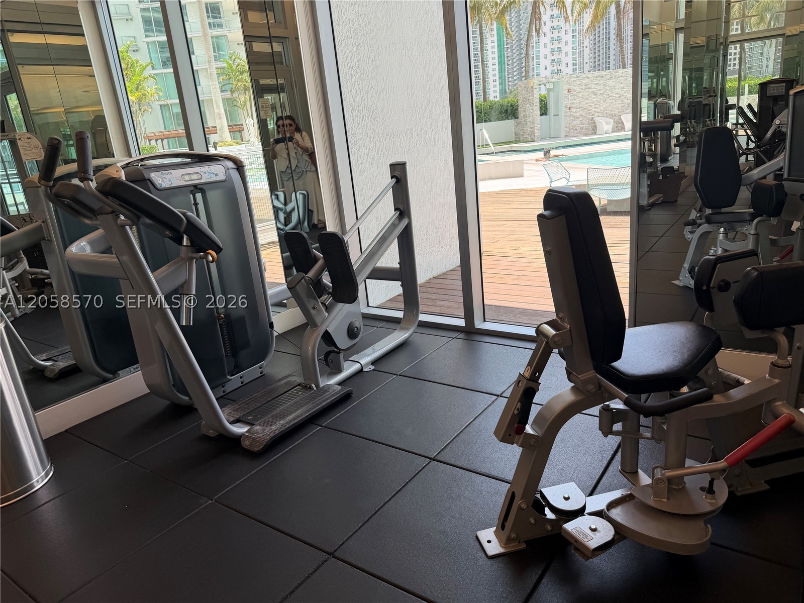 90 SW 3rd St #3910, Miami FL 33130