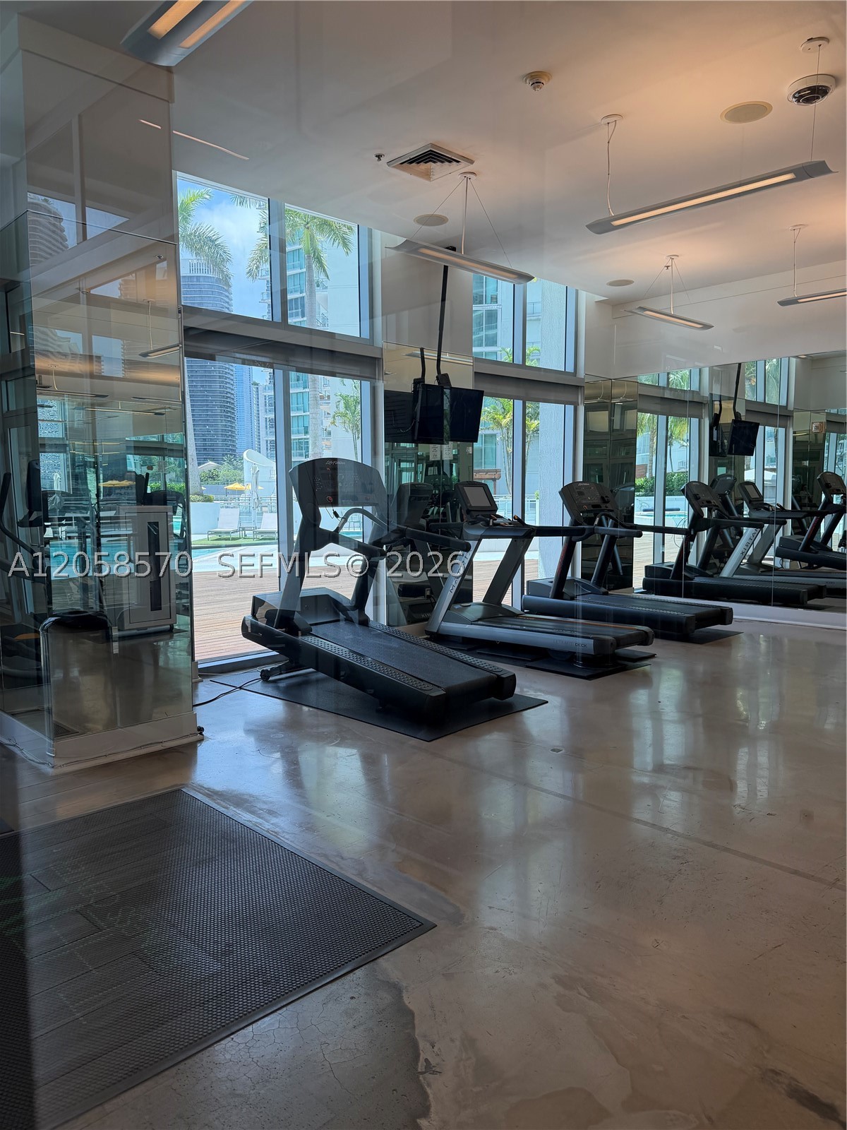 90 SW 3rd St #3910, Miami FL 33130
