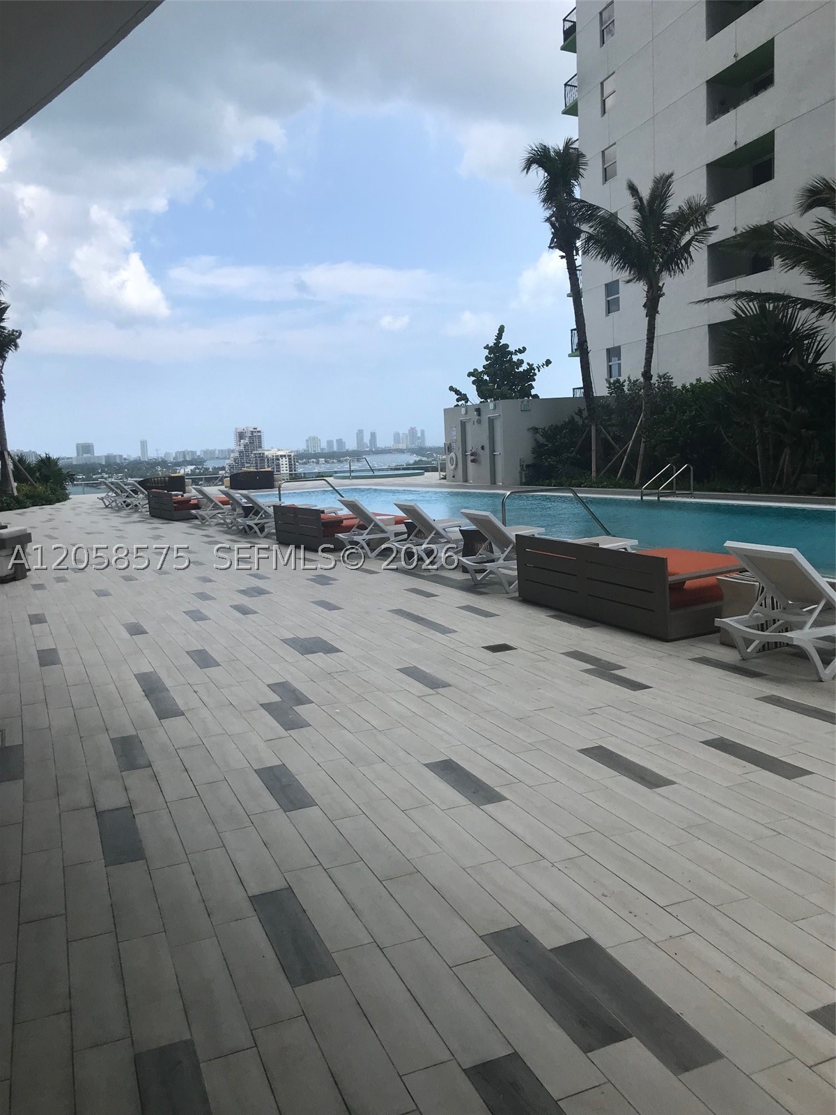 488 NE 18th St #1701, Miami FL 33132