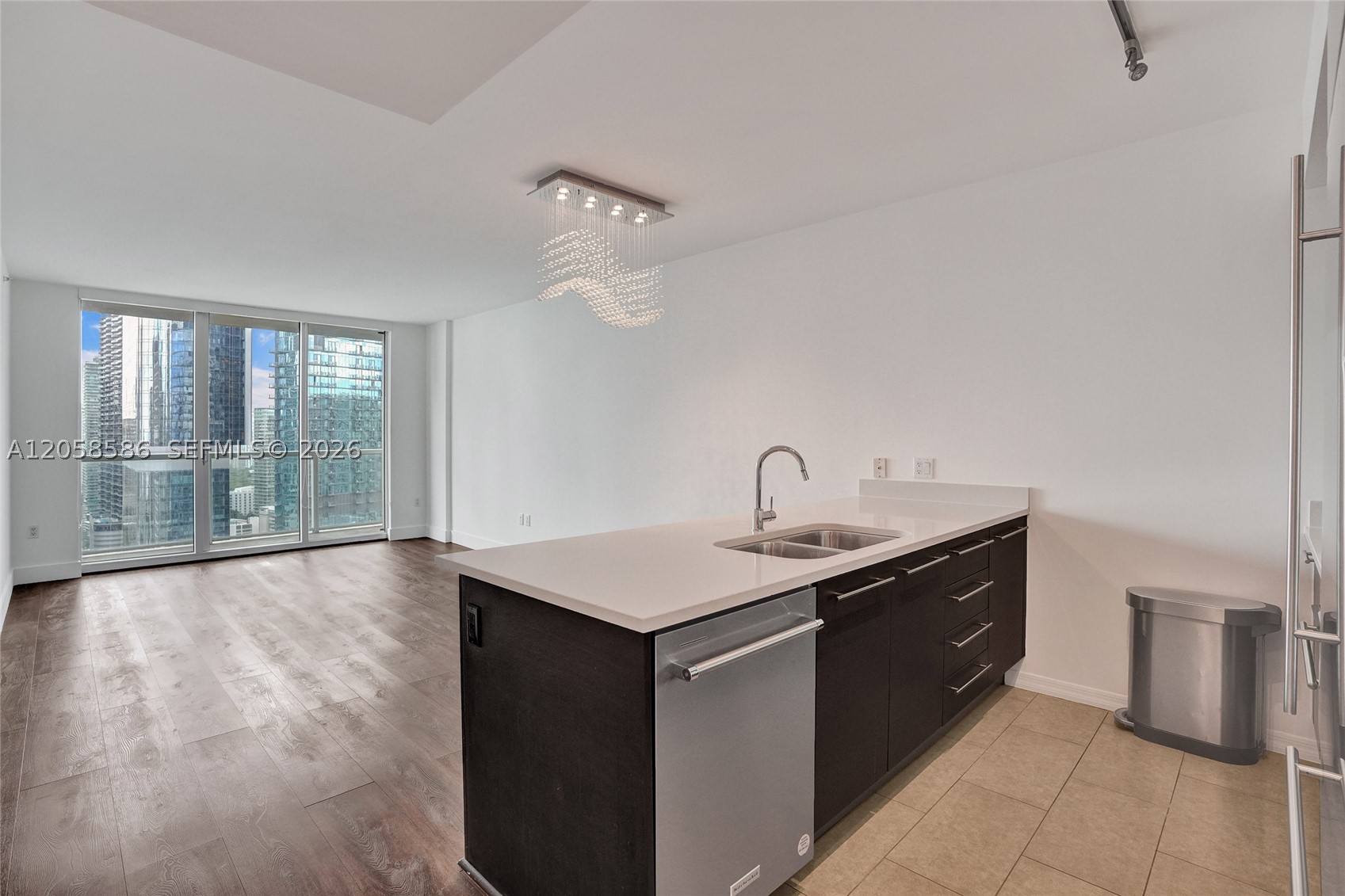 55 SE 6th St #3604, Miami FL 33131