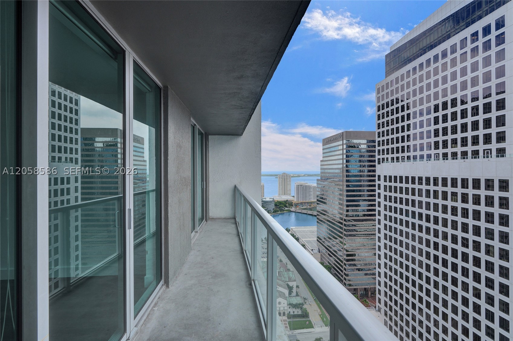 55 SE 6th St #3604, Miami FL 33131
