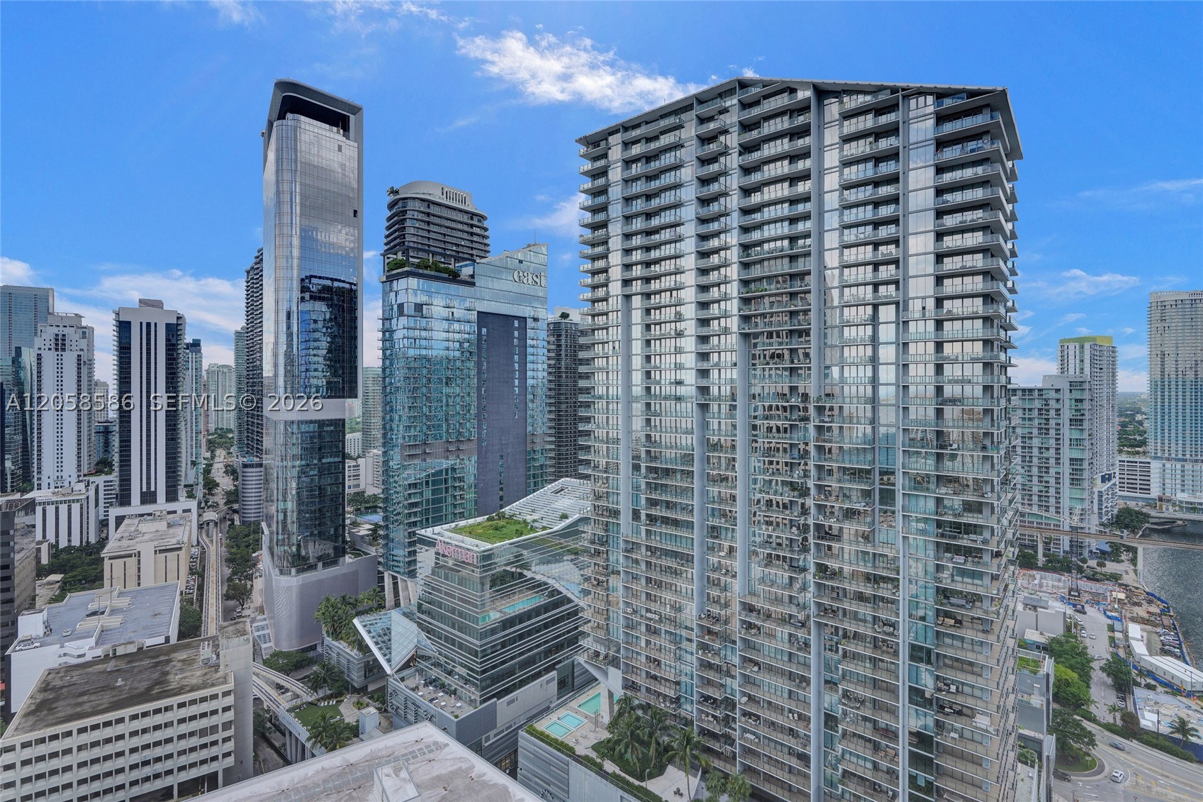 55 SE 6th St #3604, Miami FL 33131