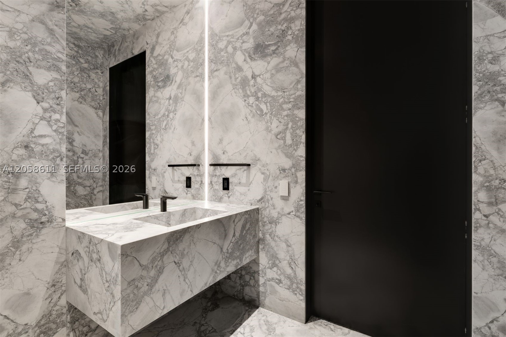 300 Biscayne Boulevard Way #5801C, Miami FL 33131