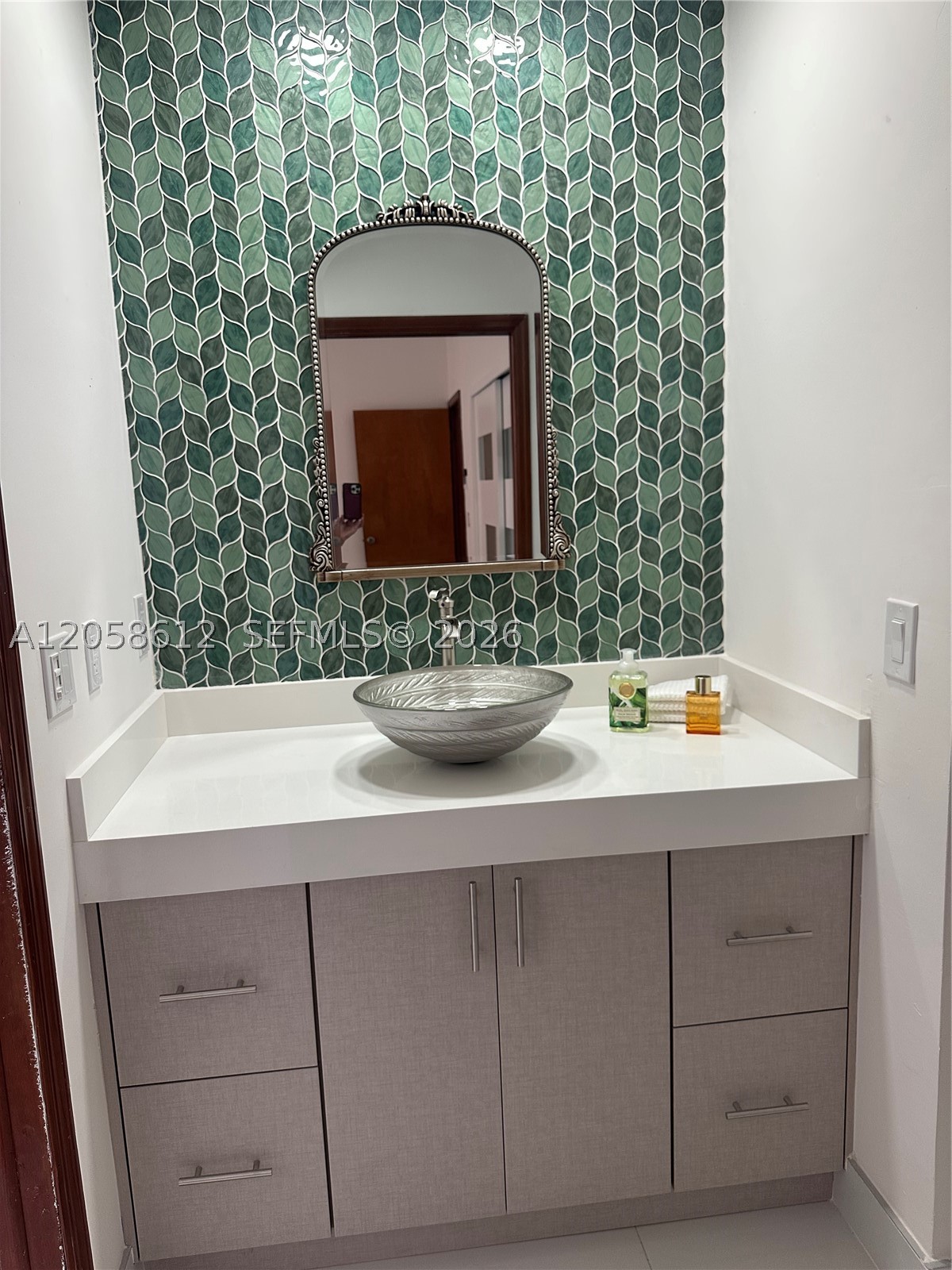 6401 SW 39th Ter, Miami FL 33155