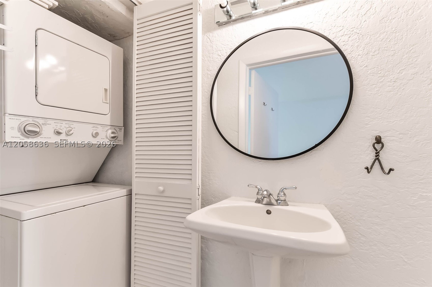 21 Madeira Ave #18, Coral Gables FL 33134