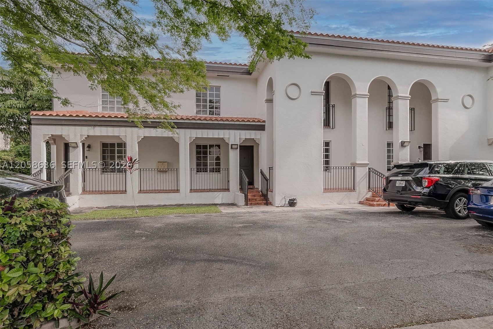 21 Madeira Ave #18, Coral Gables FL 33134
