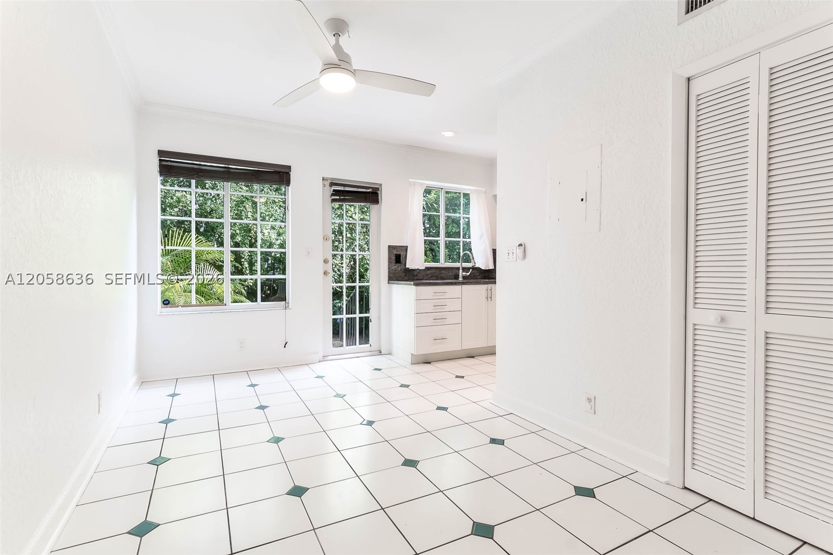 21 Madeira Ave #18, Coral Gables FL 33134
