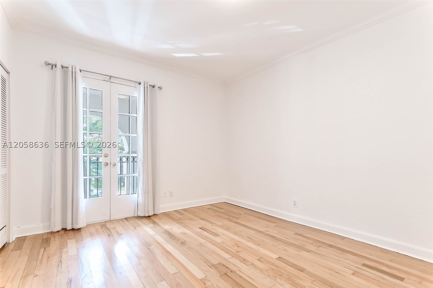 21 Madeira Ave #18, Coral Gables FL 33134