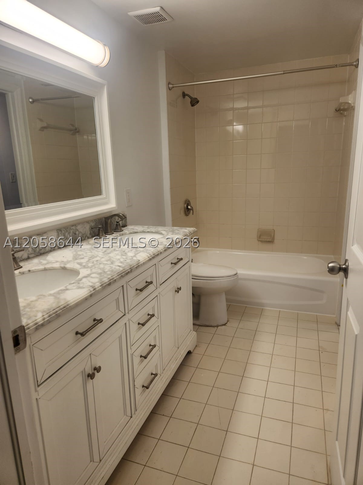 7085 Nova Dr #102, Davie FL 33317