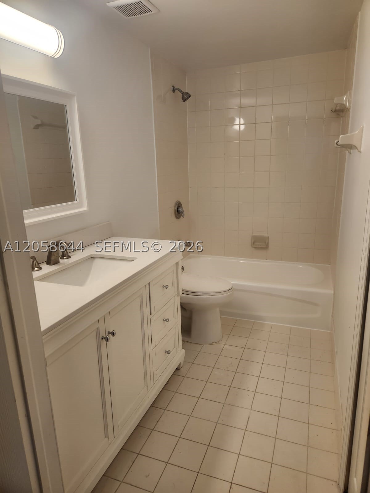 7085 Nova Dr #102, Davie FL 33317