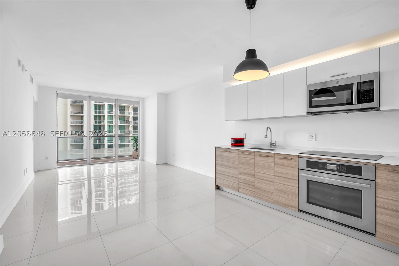 1300 Brickell Bay Dr #2005, Miami FL 33131
