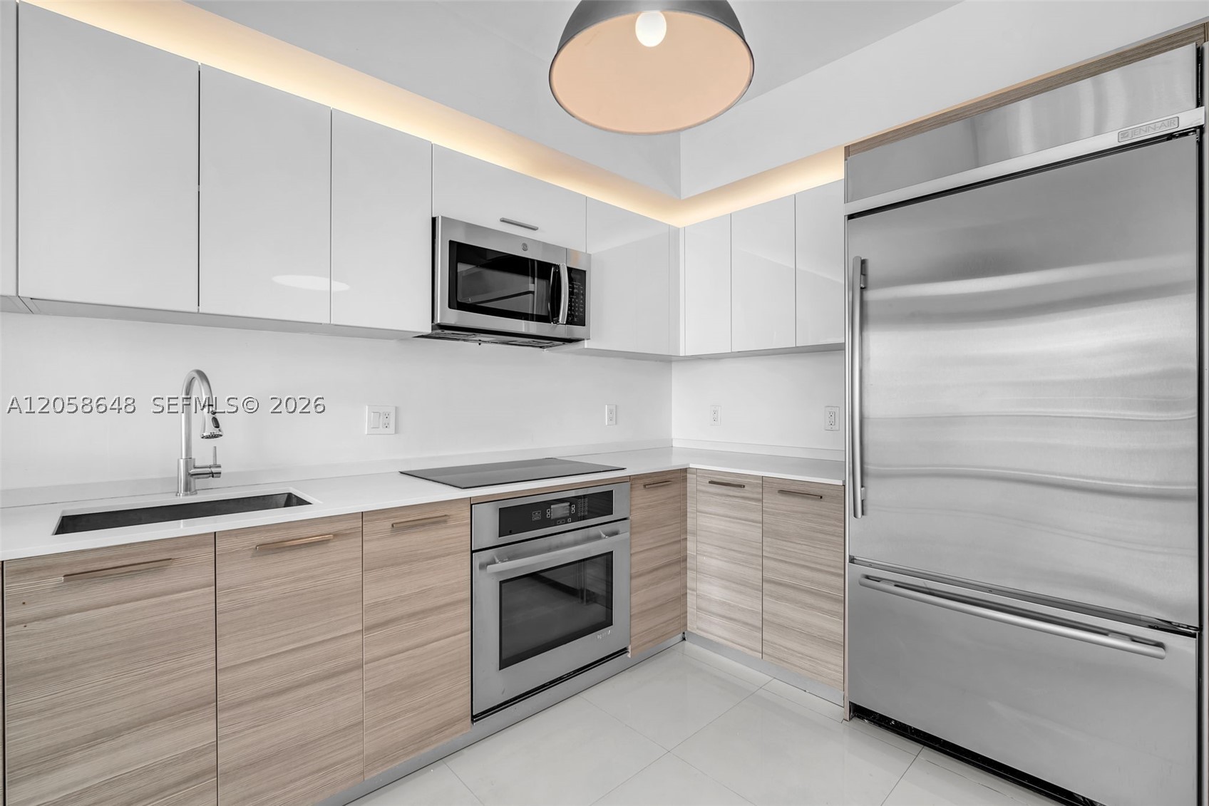 1300 Brickell Bay Dr #2005, Miami FL 33131
